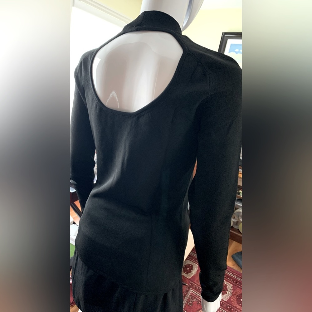 Max Mara black knit mock-neck top long sleeves sexy large cut-out at back Size L